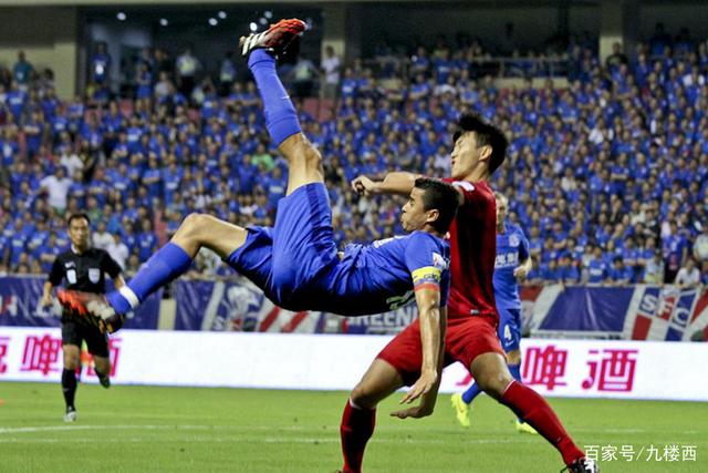 王哲林糟糕表现惹怒全国球迷 被骂上热搜第一